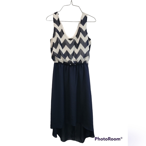 RUE 21 Navy & White Chevron dress size small - Picture 1 of 3